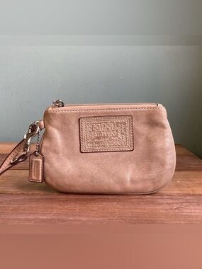 Y2K Vintage Coach Shimmery Poppy Leather Wristlet Bag